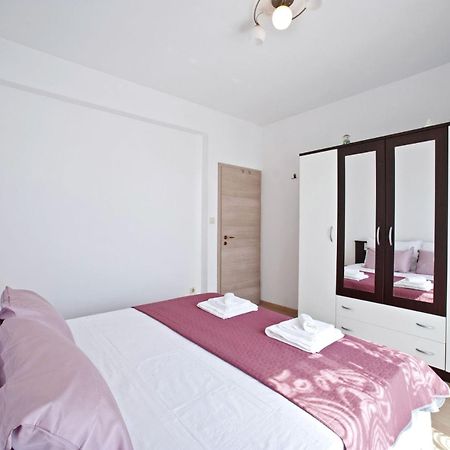Apartments With A Parking Space Gornje Selo, Solta - 15545 Grohote Ruang foto