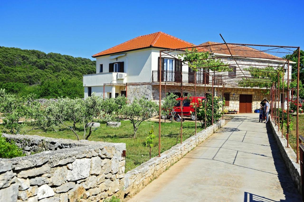 Apartments With A Parking Space Gornje Selo, Solta - 15545 Grohote Bagian luar foto