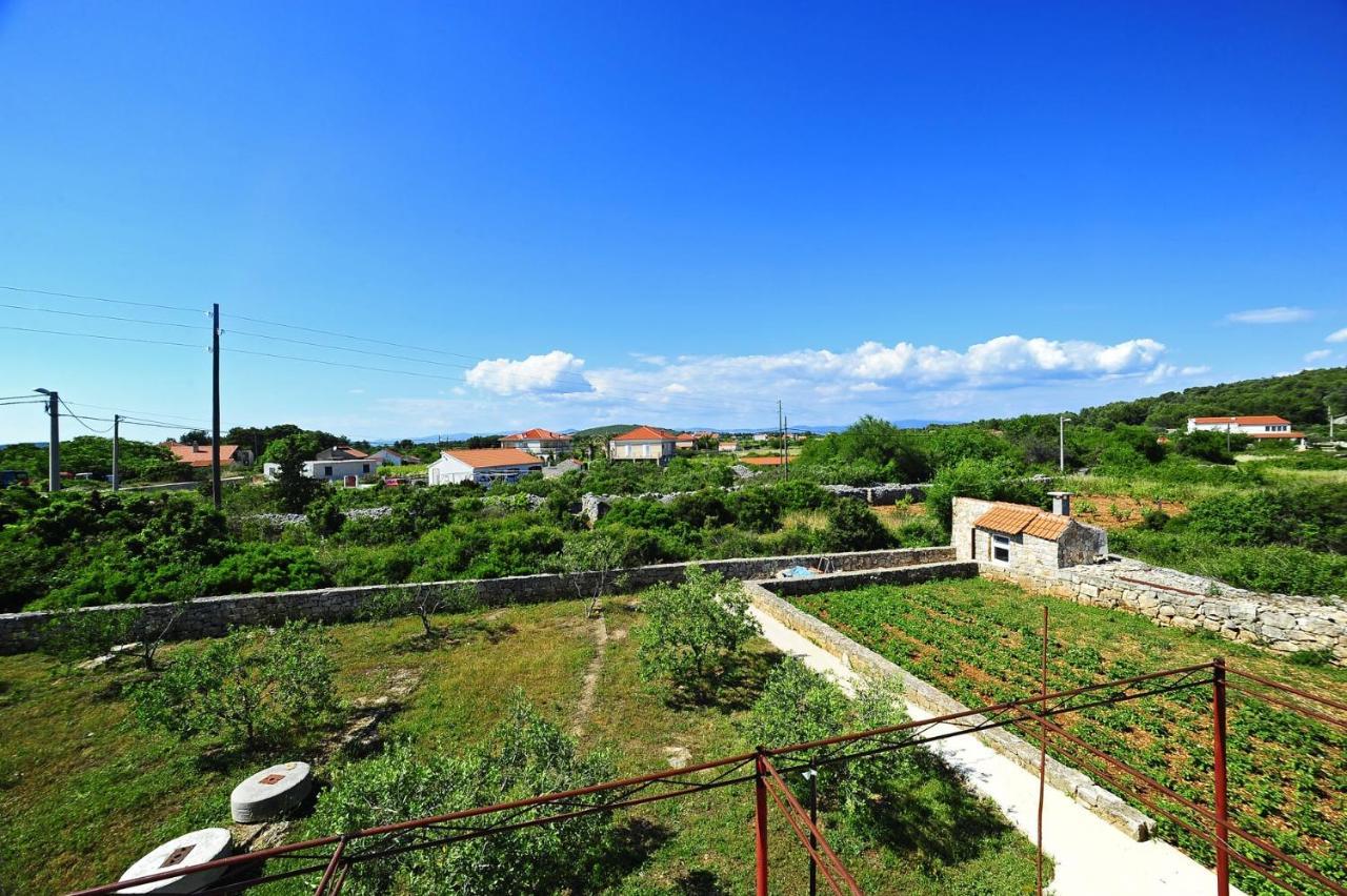 Apartments With A Parking Space Gornje Selo, Solta - 15545 Grohote Bagian luar foto