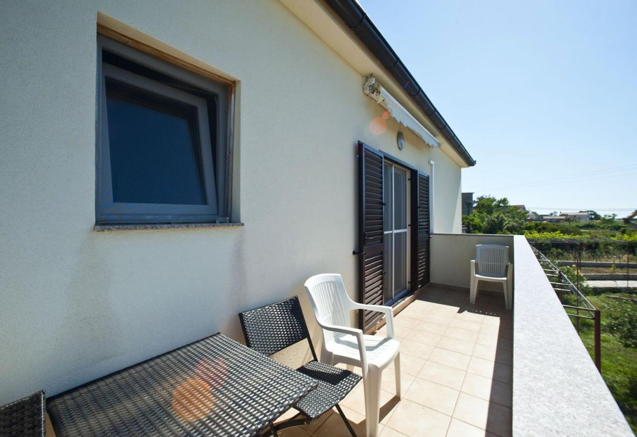 Apartments With A Parking Space Gornje Selo, Solta - 15545 Grohote Bagian luar foto