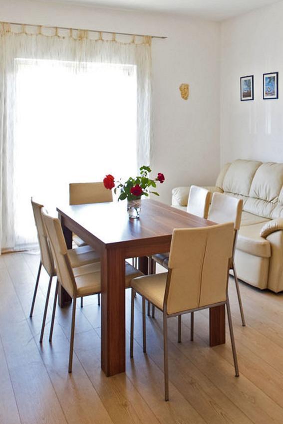 Apartments With A Parking Space Gornje Selo, Solta - 15545 Grohote Bagian luar foto